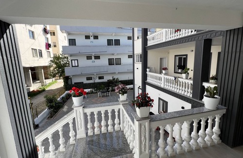 Durres Villa | VILA AARON