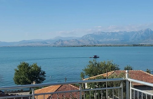 Shkoder Villa | Vila Shqipnia 1 min to the center of shiroka. Lake view .