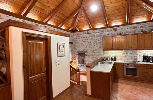 Potamia Villa | Villa Acroria in Karpenisi