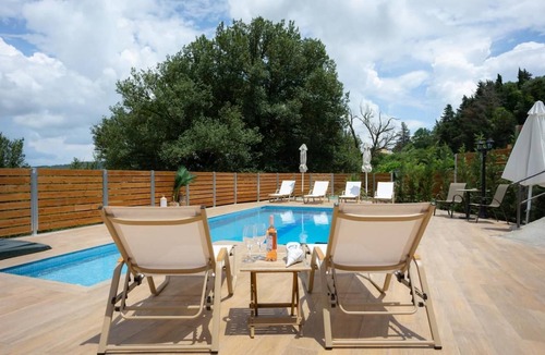 Vatos Villa | Villa Adriana - Three Bedroom Villa, Sleeps 6