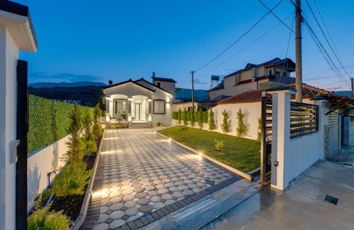 Berat Villa | Villa Adrisa