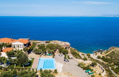 Kolymbari Villa | Villa Akrolithos with Private Pool