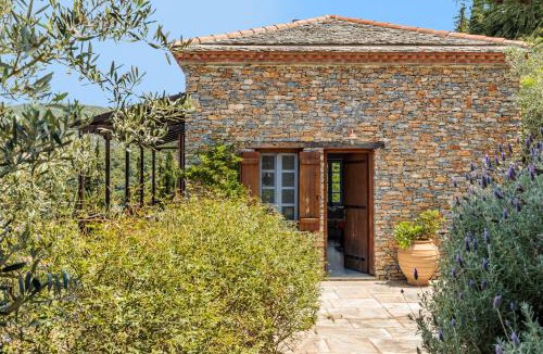 Skopelos Town Villa | Villa Almond