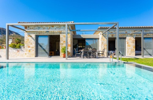 Kateleios Villa | Villa Angelos - Three Bedroom Villa, Sleeps 6