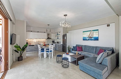 Dilofo Villa | Villa Anthi, with salted water pool,jacuzzi, BBQ!