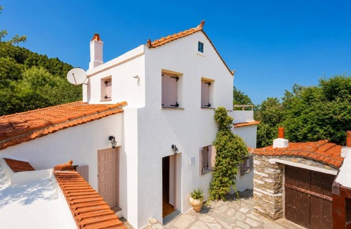 Skopelos Villa | Villa Antigoni - Two Bedroom Villa, Sleeps 4