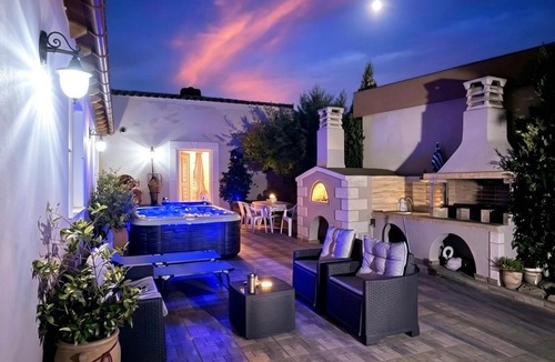 Gortyna Villa | Villa Asterousia with Private Night Spa, BBQ & Lounge