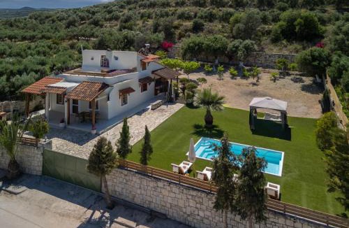 Finikia Villa | Villa Athina