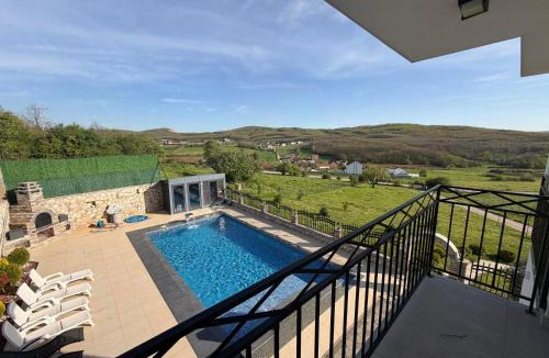 Bardhi i Madh Villa | Villa Berisha