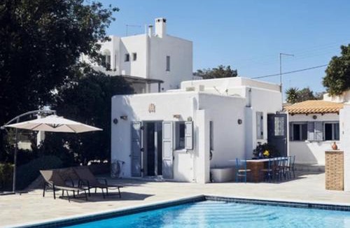 Aegina Town Villa | Villa Calypso, idyllique villa avec piscine et vue mer