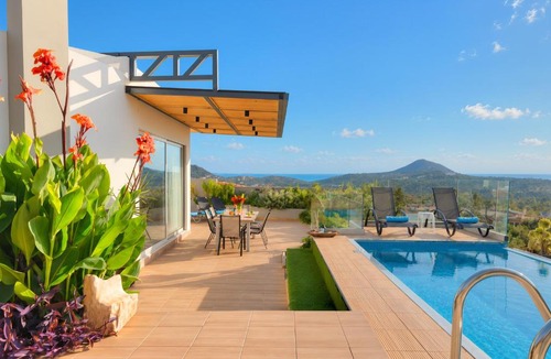 Vathi Villa | Villa Canes Heated Pool