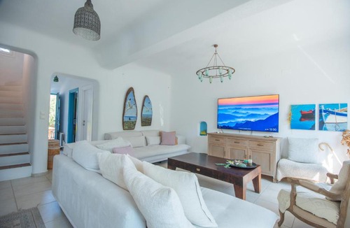 Flamouriana Villa | Villa Charoupi