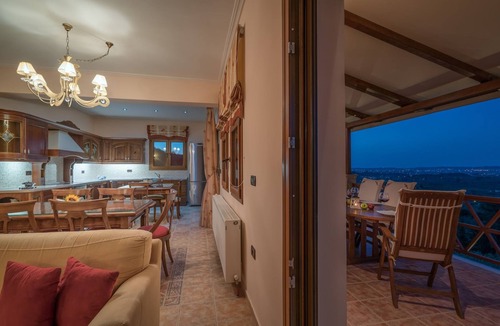 Mouzaki Villa | Villa Clairy 3-Bedroom Villa with Private Pool