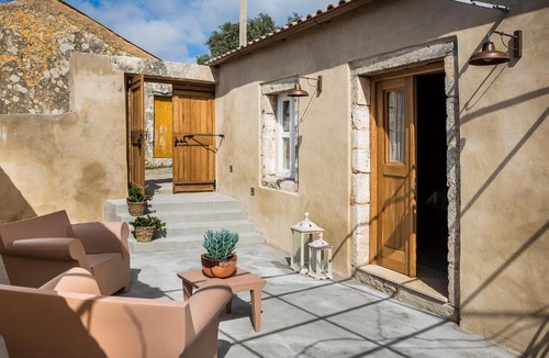 Faraklata Villa | Villa Daniela - Saint Nikolas Retreat