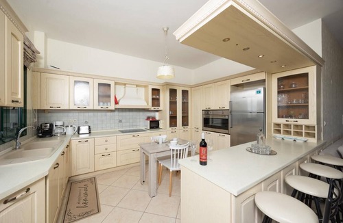 Adelianos Kampos Villa | Villa Diamantis - Six Bedroom Villa, Sleeps 12