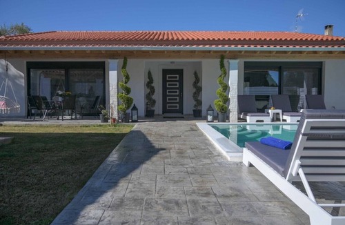 Notos Villa | Villa Diamonds - Five Bedroom Villa, Sleeps 12