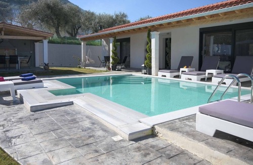 Notos Villa | Villa Diamonds - Five Bedroom Villa, Sleeps 12