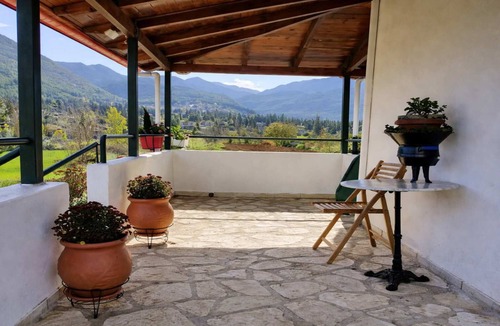 Kefalochori Apartment | Villa Dorothy - Mountain View Retreat, Polydrosos
