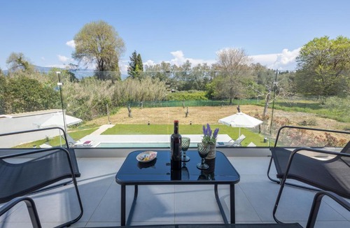 Corfu Town House | VILLA ELENA PRIVATE POOL Kontokali villas