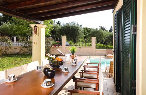 Ano Korakiana Villa | Villa Elite Ena is a modern self-catering haven