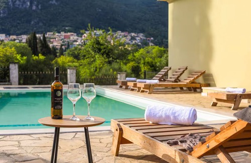 Ano Korakiana Villa | Villa Elite Ena is a modern self-catering haven
