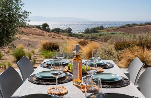 Piso Livadi House | Villa Ena - Beach getaway