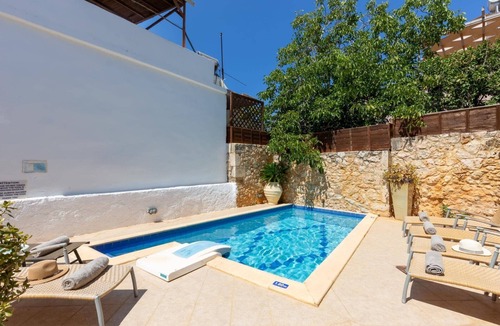 Plaka Villa | Villa Epavlis by Villa Plus