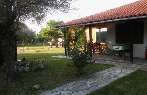 Nea Iraklia House | Villa Esmeralda