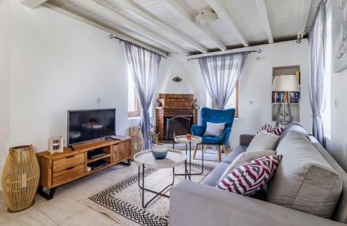 Skopelos Town Villa | Villa Fotini Kalivi in Raches