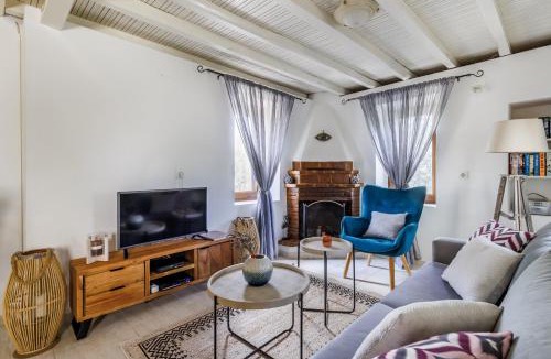 Skopelos Town Villa | Villa Fotini Kalivi in Raches