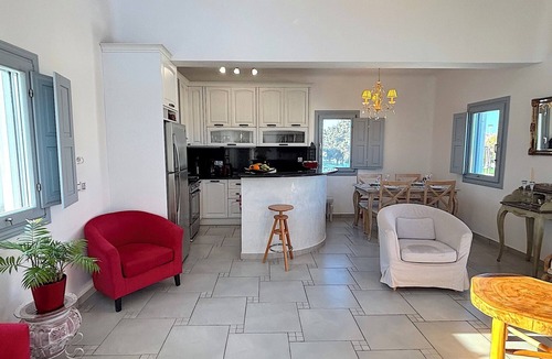 Kamari Villa | Villa Gala