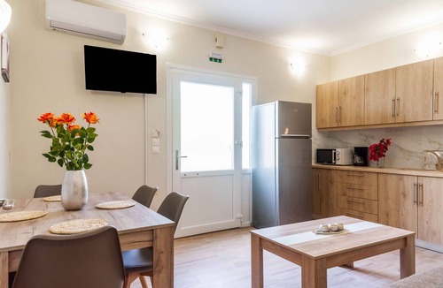 Molos Apartment | Villa Georgia 2 - A/C in All Rooms - Fast Wi-Fi - Sleeps 6