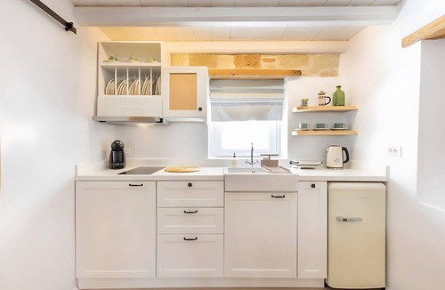 Finiki Apartment | Villa 'Grannys Finiki' with Mountain View, Wi-Fi and Air Conditioning