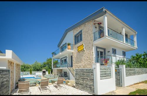 Skala Rachoniou Villa | Villa Hacienda