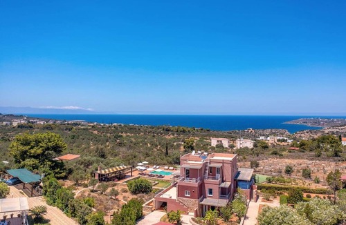 Akrotiri Villa | Villa Horizon by Villa Plus