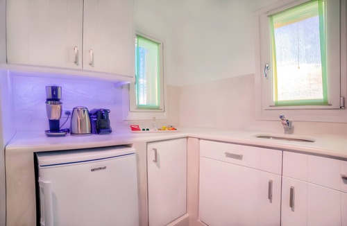 Koufonisia Apartment | Villa Ianira with Private Terrace, Wi-Fi and Air Conditioning