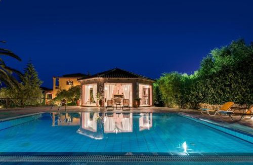 Lithakia Villa | Villa Iliaktida - Private Villa with large Pool, Garden, Outdoor Kitchen & BBQ