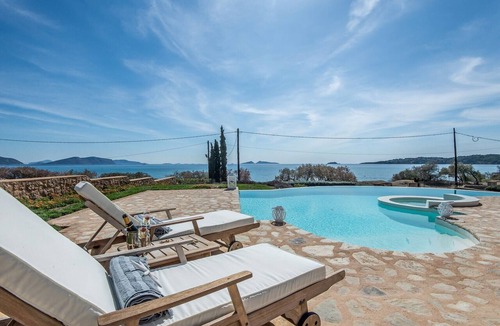 Kilada Villa | Villa in Peloponnese by Petrothalassa Beach