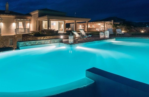 Kilada Villa | Villa in Peloponnese with Beach & Pool