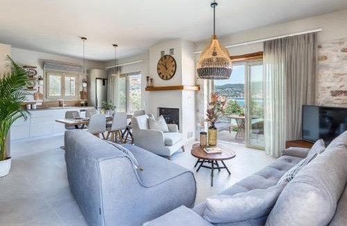 Skopelos Town Villa | Villa Kingstone 2