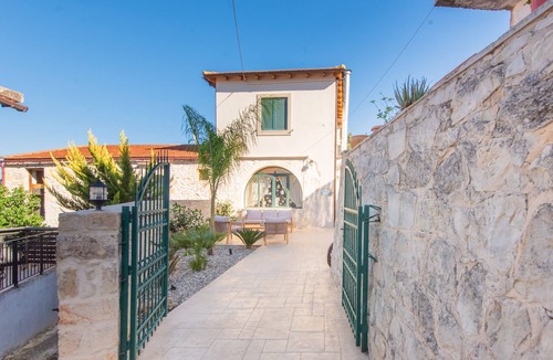 Makhairoi Villa | Villa Kirke in Chania