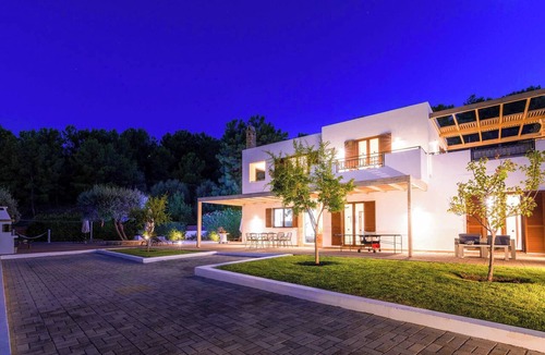 Vlicha Villa | Villa Krini Selini - Three Bedroom Villa, Sleeps 6