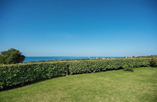 Klismata Villa | Villa La Vie - Three Bedroom Villa, Sleeps 6
