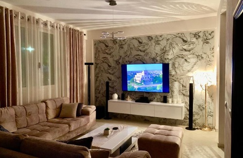 Mbrostar-Urë Villa | Villa Leandro