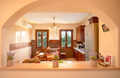Katsarata Villa | Villa Levanda in Matsoukata