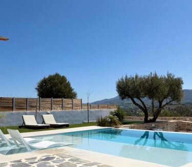 Pitsidia Villa | Villa Livia- panoramic view with pool and beautiful garden