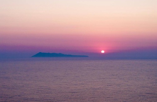 Peroulades Villa | Villa Logas Hill with Panoramic Sea Views, Wi-Fi and Air Conditioning