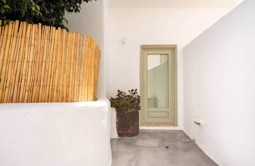 Vothon House | Villa LuxL Distillery Studio