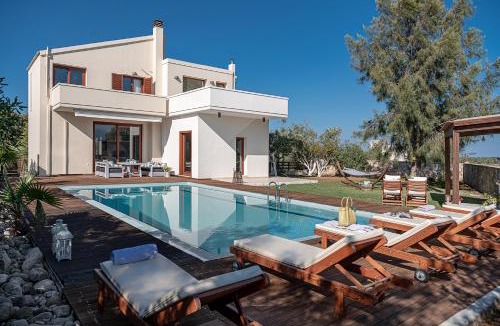 Akrotiri Villa | Villa Magia
