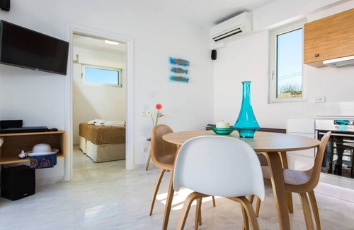 Pigianos Kampos Villa | Villa Melia bythe beach Thalasses villas by Domisi